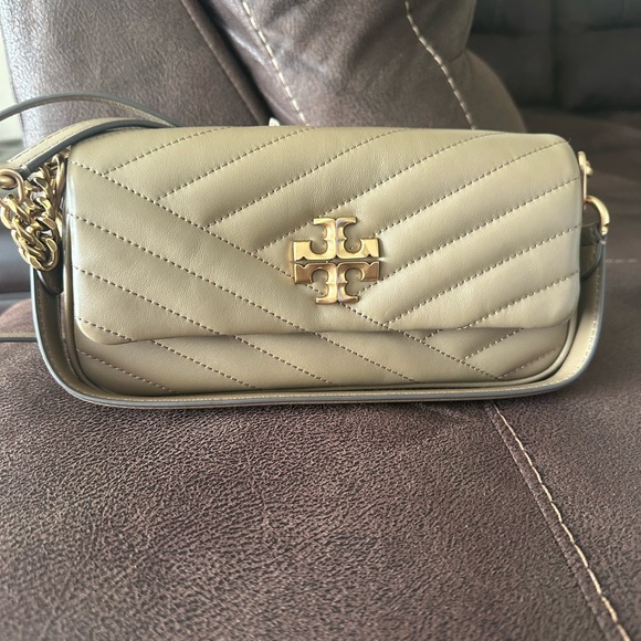 Kira Small Chevron-Quilt Flap Shoulder Bag Sand color - Picture 5 of 6